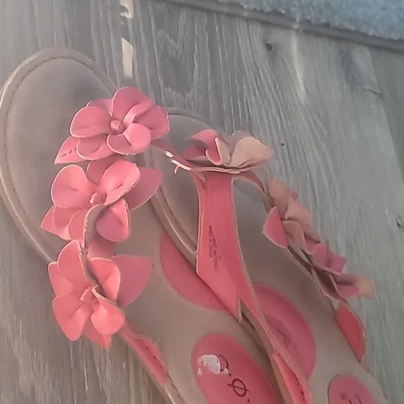 b.o.c. Women's Sandals 8M Red Pink Floral Flip Flop Flower Vegan Leather Shoes - Picture 5 of 9